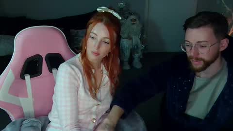 Snapshot of red_firesquirt chatting on December 22, 9:09 pm Red - online show from December 22, 9:09 pm