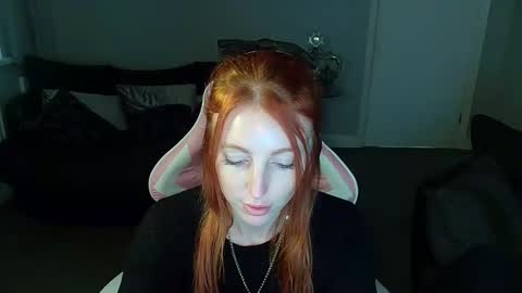 Snapshot of red_firesquirt chatting on January 6, 2:25 pm Red - online show from January 6, 2:25 pm