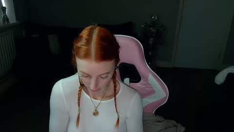 Snapshot of red_firesquirt chatting on January 29, 2:32 pm Red - online show from January 29, 2:32 pm