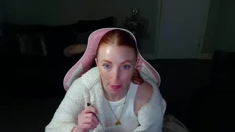 Snapshot of red_firesquirt chatting on February 13, 3:14 pm Red - online show from February 13, 3:14 pm