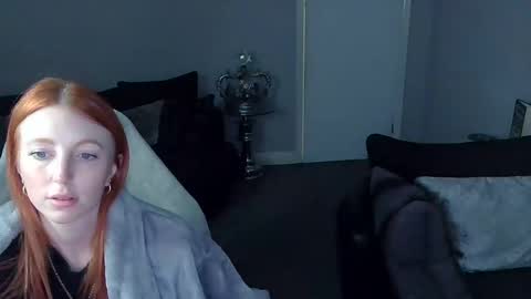 Snapshot of red_firesquirt chatting on February 16, 9:16 pm Red - online show from February 16, 9:16 pm