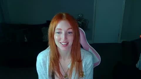 Snapshot of red_firesquirt chatting on February 21, 2:59 pm Red - online show from February 21, 2:59 pm