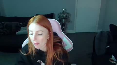 Snapshot of red_firesquirt chatting on March 5, 9:48 pm Red - online show from March 5, 9:48 pm