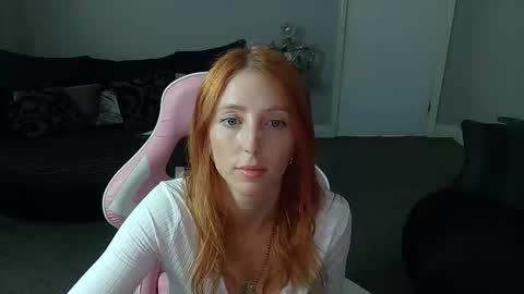 Snapshot of red_firesquirt chatting on October 8, 2:04 pm Red - online show from October 8, 2:04 pm