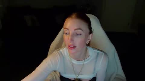 Snapshot of red_firesquirt chatting on November 5, 3:45 pm Red - online show from November 5, 3:45 pm