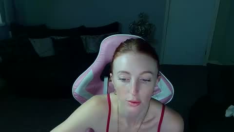 Snapshot of red_firesquirt chatting on November 17, 2:45 pm Red - online show from November 17, 2:45 pm