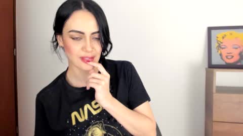 red_flower203 online show from October 9, 12:41 am