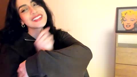 red_flower203 online show from April 12, 10:15 pm