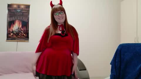 Snapshot of red_fox777 chatting on February 6, 8:18 am Lisa online show from February 6, 8:18 am