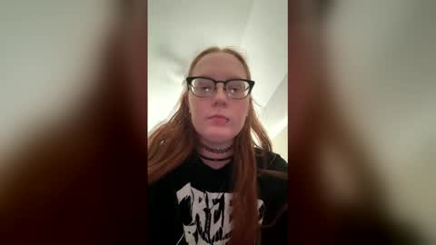 red_hot_foxx03 online show from March 28, 5:45 pm