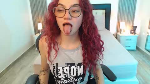 Snapshot of red_kytty6 chatting on October 1, 8:37 pm Kitty online show from October 1, 8:37 pm