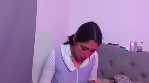 IG   OF red moonn online show from October 12, 3:49 am