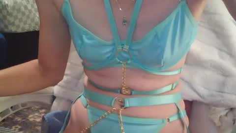 Red online show from November 13, 5:34 pm