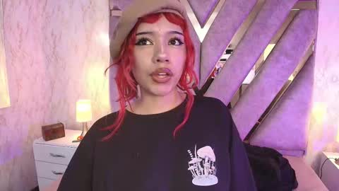 red_pandaa online show from November 13, 3:49 am