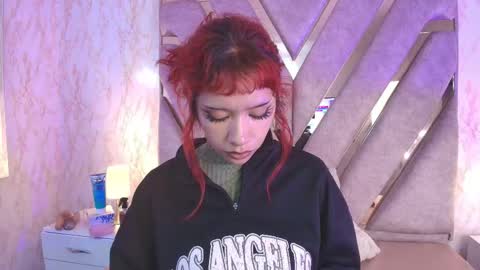 red_pandaa online show from November 25, 3:17 am