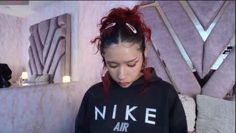 red_pandaa online show from December 23, 2:31 am