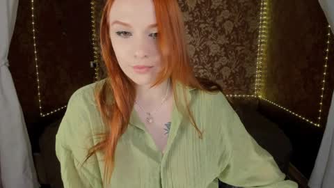 Mia online show from April 10, 4:33 pm