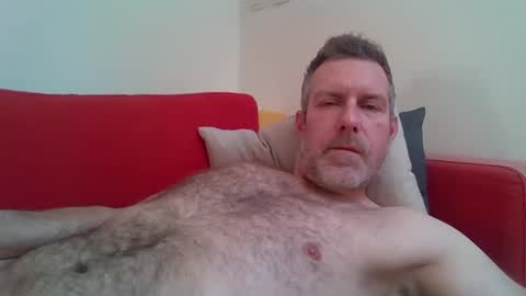 Snapshot of redandbluecloud chatting on December 26, 9:44 am Red online show from December 26, 9:44 am