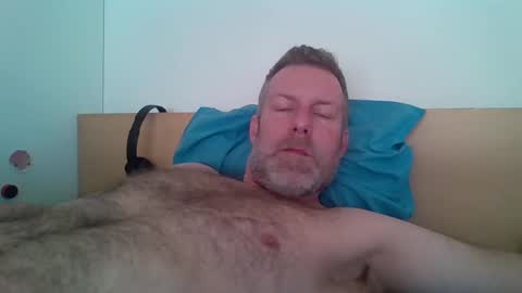 Snapshot of redandbluecloud chatting on March 7, 6:35 am Red online show from March 7, 6:35 am