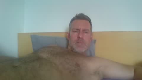 Snapshot of redandbluecloud chatting on September 15, 1:55 pm Red online show from September 15, 1:55 pm