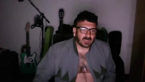 redbonezzzz online show from April 9, 1:49 am