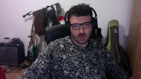 redbonezzzz online show from April 12, 12:59 am