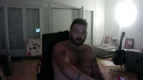 redbonezzzz online show from June 8, 12:25 am