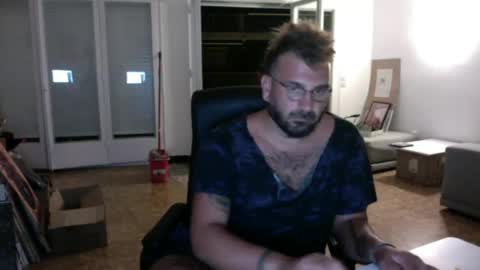 redbonezzzz online show from June 12, 8:19 pm