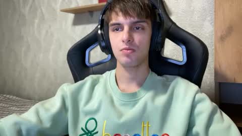 Snapshot of redbullshine chatting on October 7, 1:58 am redbullshine online show from October 7, 1:58 am