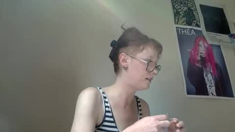 Snapshot of redcassie666 chatting on May 3, 2:45 pm redcassie666 online show from May 3, 2:45 pm
