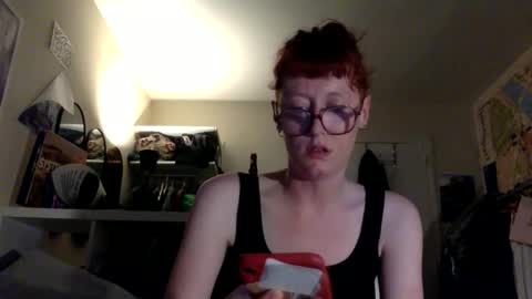 Snapshot of redcassie666 chatting on May 27, 7:11 pm redcassie666 online show from May 27, 7:11 pm