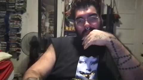 Snapshot of reddkuma chatting on July 1, 4:25 am Redd online show from July 1, 4:25 am