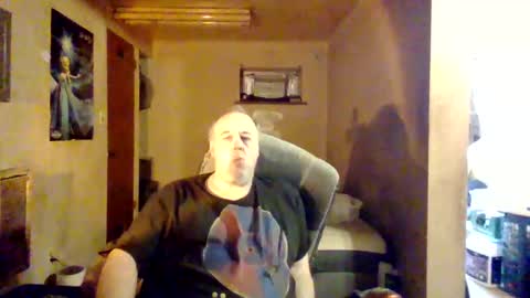 Snapshot of reddragon1195 chatting on December 25, 7:34 pm reddragon1195 online show from December 25, 7:34 pm