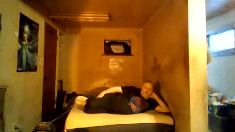 Snapshot of reddragon1195 chatting on February 2, 10:06 pm reddragon1195 online show from February 2, 10:06 pm