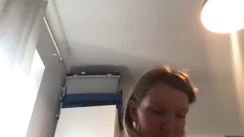 Snapshot of redfoxofficial chatting on June 20, 8:17 am Redfox online show from June 20, 8:17 am