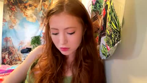 RedGingerSnapz online show from September 15, 2:06 pm