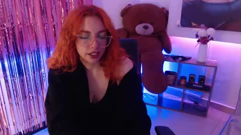 Snapshot of redgirrl_77 chatting on May 16, 11:31 am Mere online show from May 16, 11:31 am