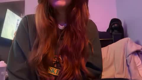 Snapshot of redheadandbigpeenar chatting on February 27, 12:32 am Redhead and BigPeenar online show from February 27, 12:32 am