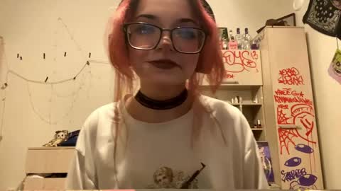 Snapshot of redheadcatxd chatting on April 24, 9:28 pm Eva online show from April 24, 9:28 pm
