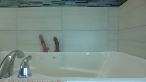 Lenae Redd online show from January 8, 1:57 pm