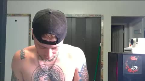 Snapshot of redinthebed chatting on June 10, 6:51 pm InkedGinger online show from June 10, 6:51 pm