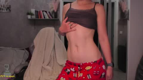 Snapshot of redmelissa chatting on May 26, 3:41 pm Stephanie online show from May 26, 3:41 pm