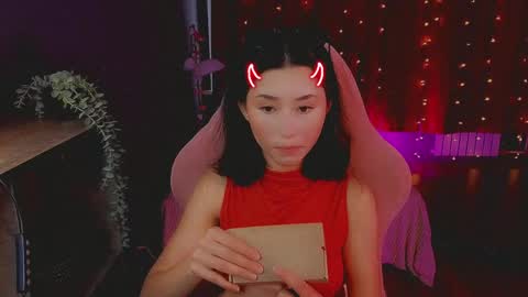 Snapshot of redmidnight_ chatting on May 29, 3:54 pm Kiara online show from May 29, 3:54 pm
