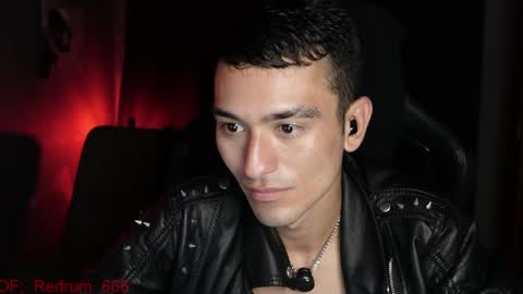 Snapshot of redrum_696 chatting on April 28, 4:23 pm Red online show from April 28, 4:23 pm