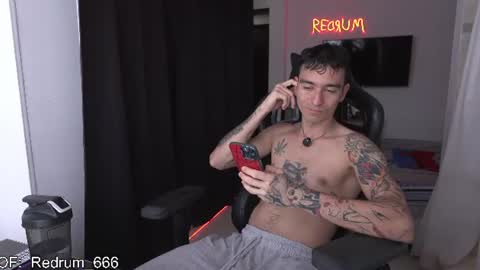 Snapshot of redrum_696 chatting on July 11, 6:54 pm Red online show from July 11, 6:54 pm