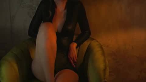 Red online show from October 12, 7:24 pm