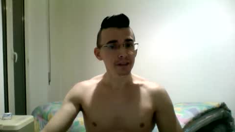 Snapshot of redstep0 chatting on November 27, 12:13 am redstep0 online show from November 27, 12:13 am