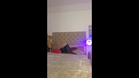 Snapshot of redvamp1985 chatting on March 25, 9:54 pm redvamp1985 online show from March 25, 9:54 pm