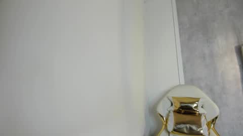   online show from March 7, 11:40 am