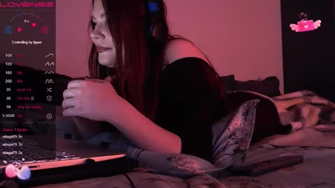 Snapshot of redyari chatting on November 22, 11:48 pm Red online show from November 22, 11:48 pm